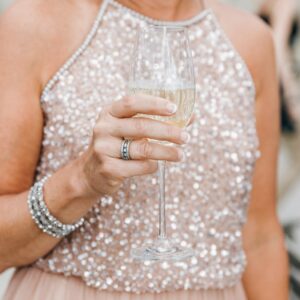 Ideias de Looks para Ano Novo em Casa: Conforto e Estilo para Brilhar na Virada